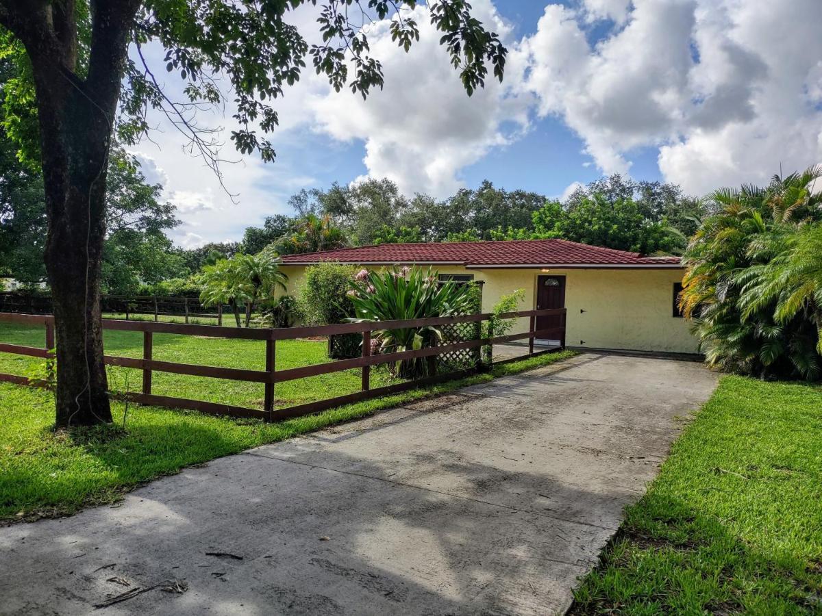 Sunshine Acre 2B 2B King Master Suite, Big Yard Davie Exterior foto